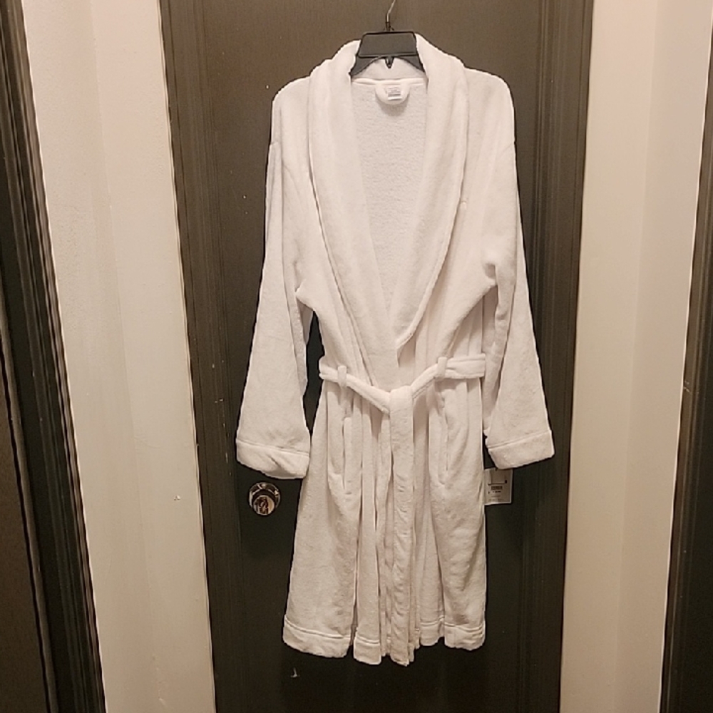 Calvin Klein White Plush Shawl-Collar Robe